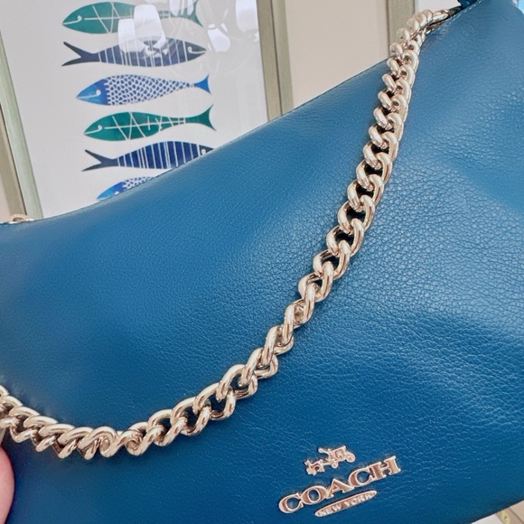 Coach CARRIE CROSSBODY IN PEBBLE LEATHER/shoulder bag /NWT - Picture 3 of 12